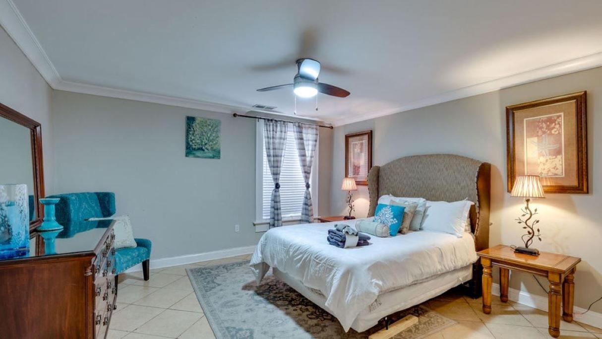 4 Bedroom Beauty Steps From The River Savannah Exterior photo